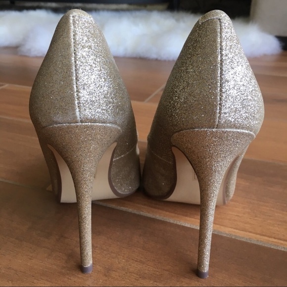 Steve Madden Gold Glitter Court Shoe Heels - Picture 3 of 6